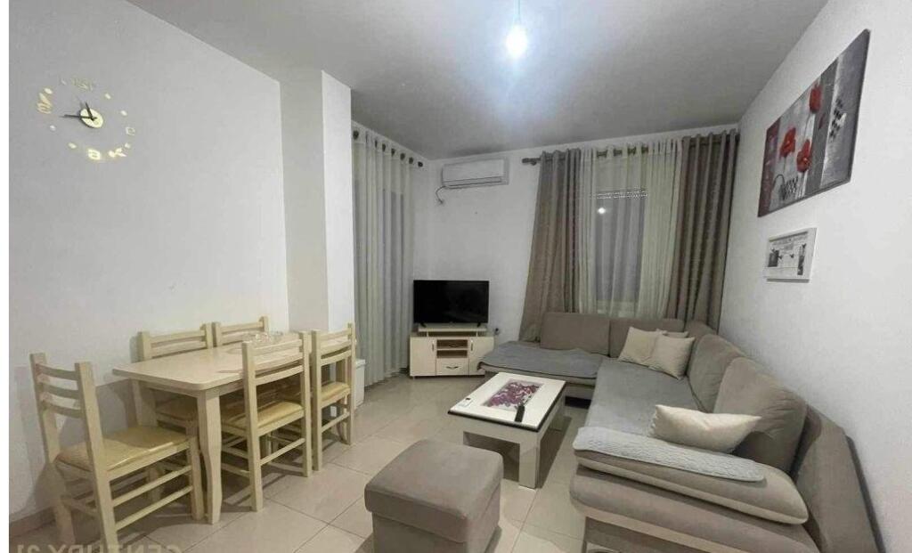 AFFITTASI APPARTAMENTO 2+1 NELL'AREA DI FRESKU