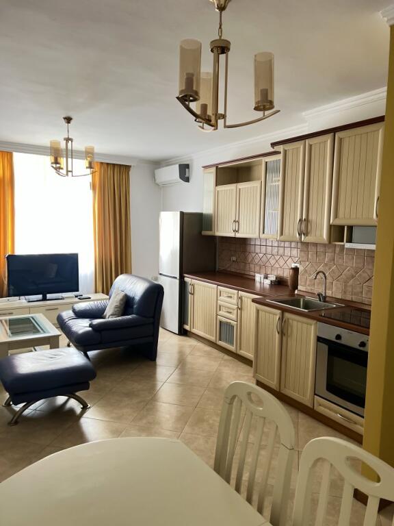 Jepet Me Qera Apartament 2+1+1 Ballkon