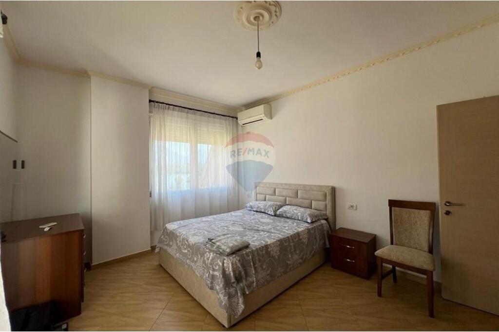 Apartament 2+1+2 Me Qira Tek Kopshti Zoologjik!