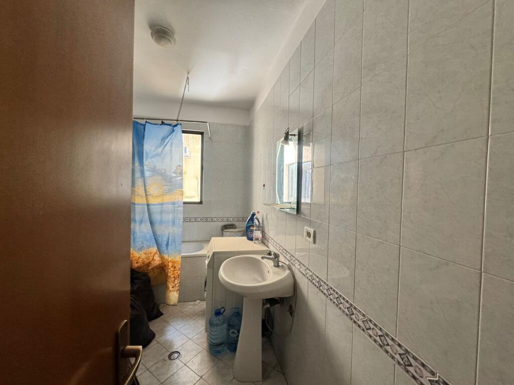 Jepet me qera apartament 2+1+2 - Ring Center