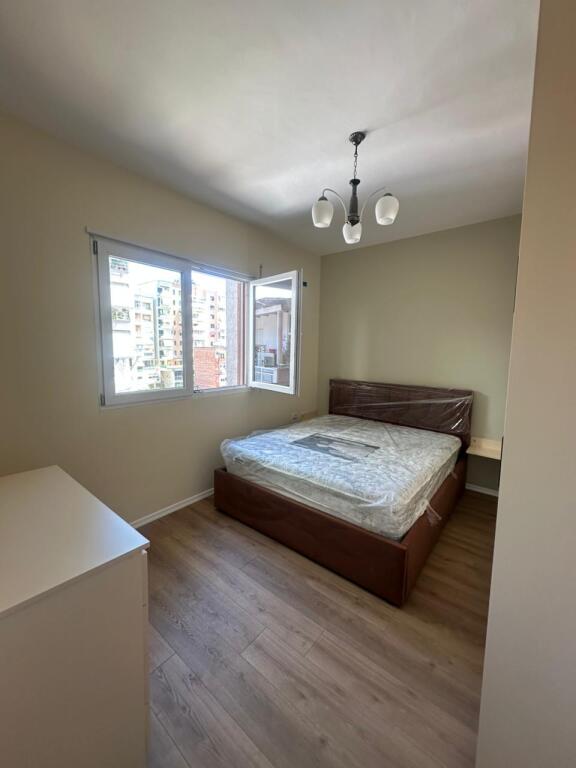 APARTAMENT I PA BANUAR ME PARE ME QIRA 1+1 TE PAZARI RI