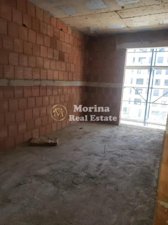 Shitet Apartament 2+ 1, te Fusha e Aviacionit, te Meis Residence, Cmimi 153510 Euro.