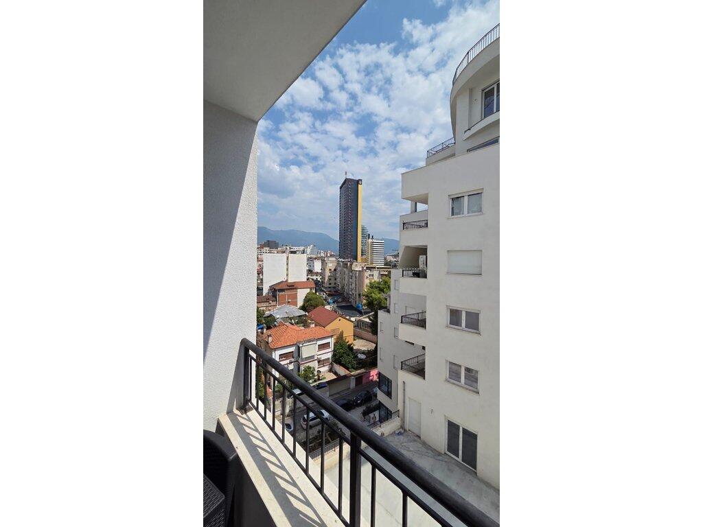 Jepet me Qira Apartament 1+1 + Post Parkimi në Qendër