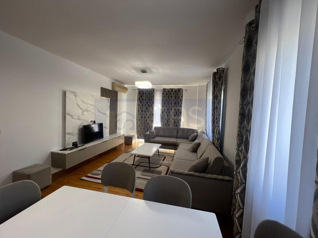Jepet me qera apartament 2+1+2 ne Fresk.