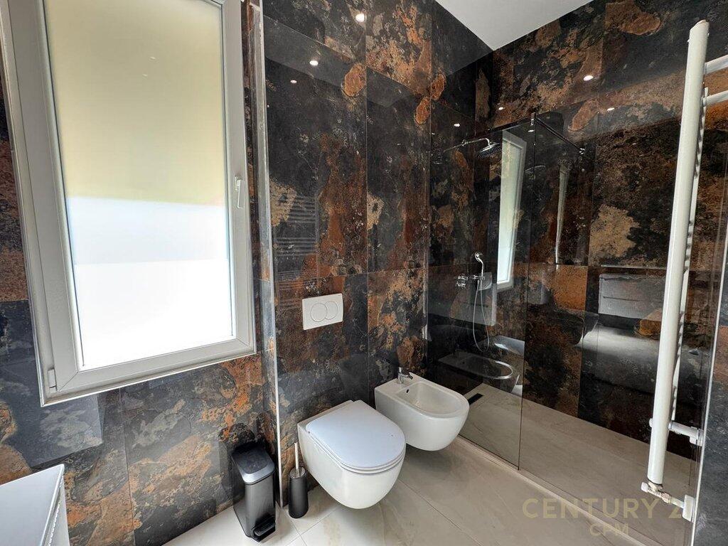 🏡 VILLA MODERNA SU 3 PIANI IN AFFITTO – COLLINA VERDE, VICINO A TEG