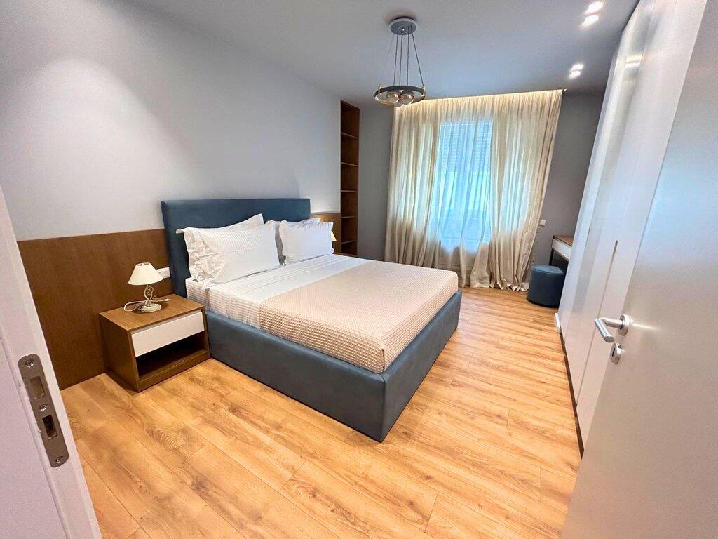 Jepet me Qira Apartament 1+1 + Post Parkimi në Qendër