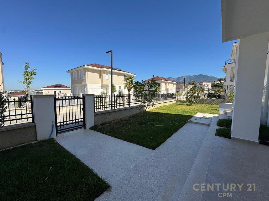 🏡 VILLA MODERNA SU 3 PIANI IN AFFITTO – COLLINA VERDE, VICINO A TEG
