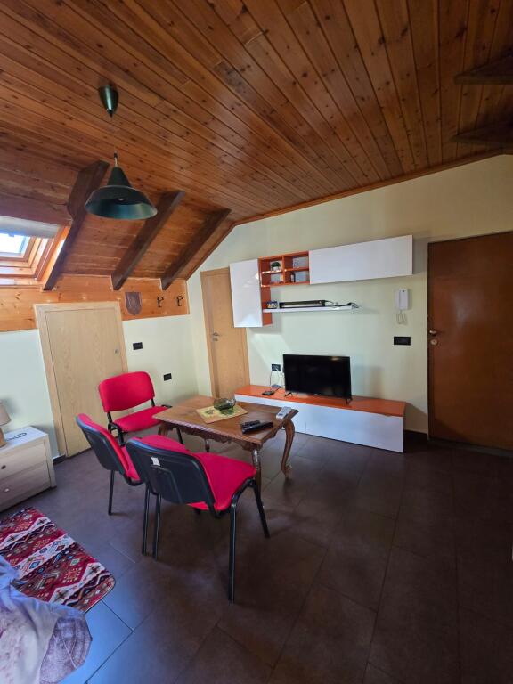 Apartament me qera 1+1 rruga Durresit