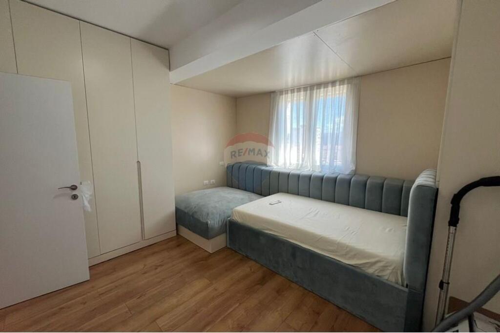 Apartment 2+1+2 &amp; parking space, Kontakt Complex
