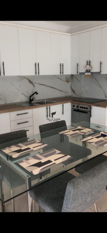 APARTAMENT ME QERA 2+1 RRUGA 5 MAJ 600 EURO
