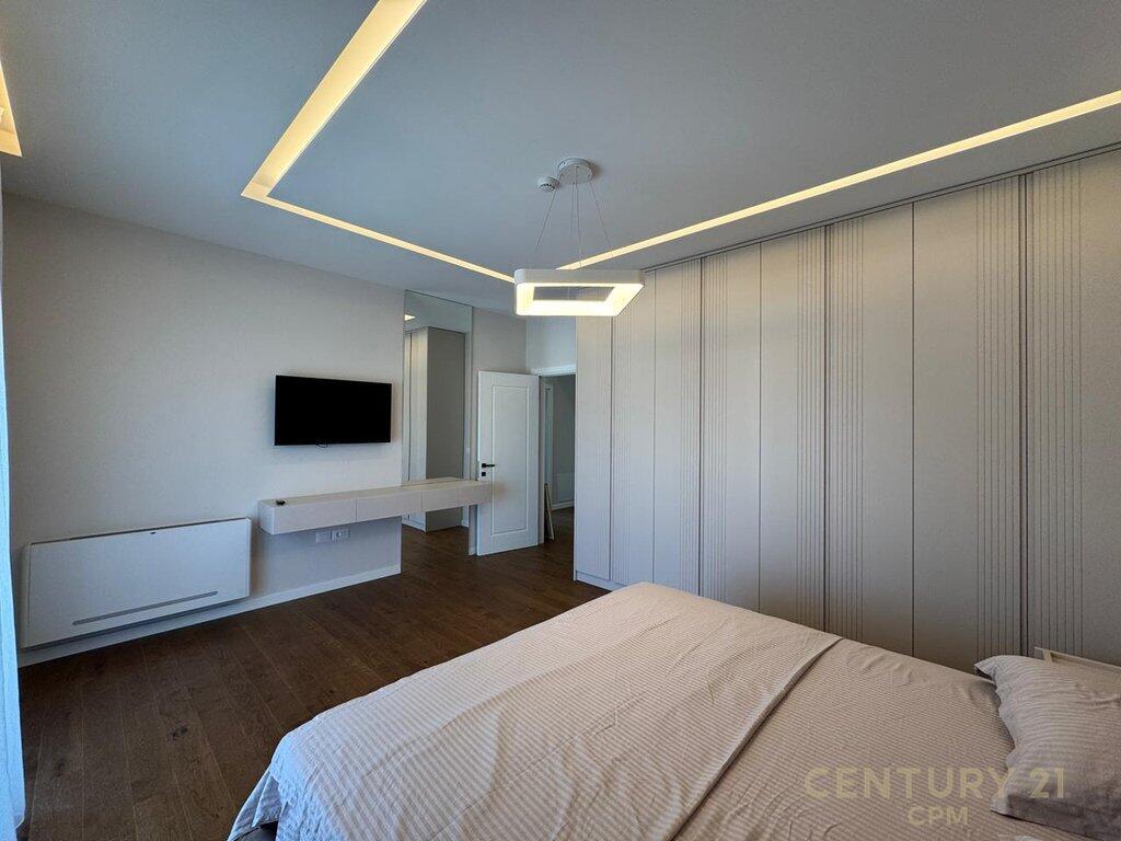🏡 VILLA MODERNA SU 3 PIANI IN AFFITTO – COLLINA VERDE, VICINO A TEG