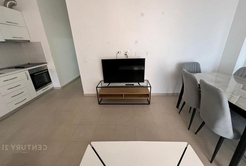 Apartament 2+1 me qera, tek Kompleksi Mangalem
