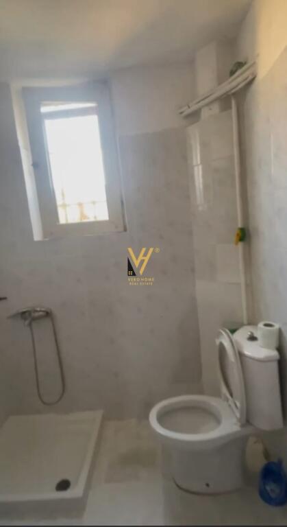 JEPET APARTAMENT 2+1 ME QERA TE FERIT XHAJKO 45.000 LEKE
