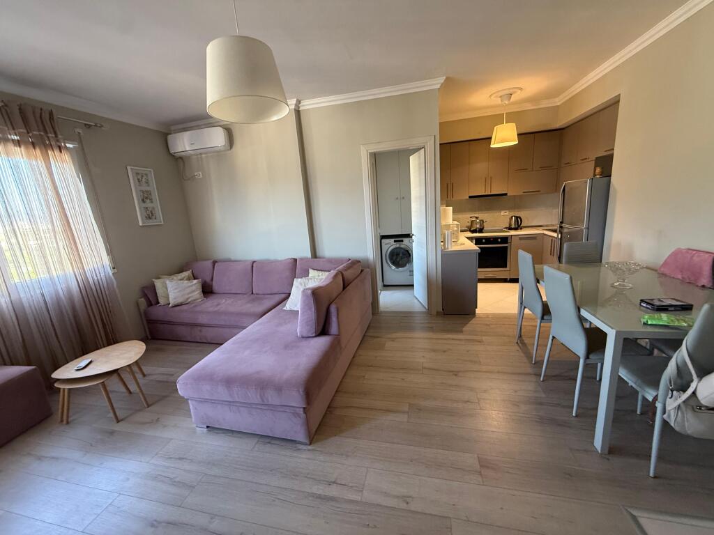 APARTMENT FOR RENT 1+1 BEHIND HOTEL RADISON DRY LAKE