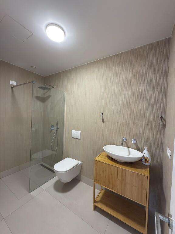 BUSINESS PREMISES FOR RENT - LAKE VIEW RESIDENCE