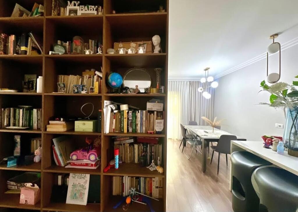 Perballe me Myslym Shyri (hyrjen), mbas Neranxit ○ SHESIM SUPER APARTAMENT 3+1