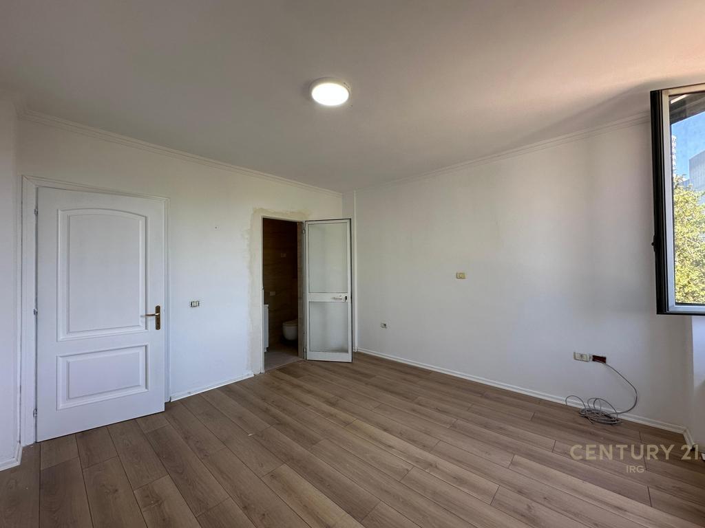 🏢 Office for Rent in the Center – Opposite the Parliament!