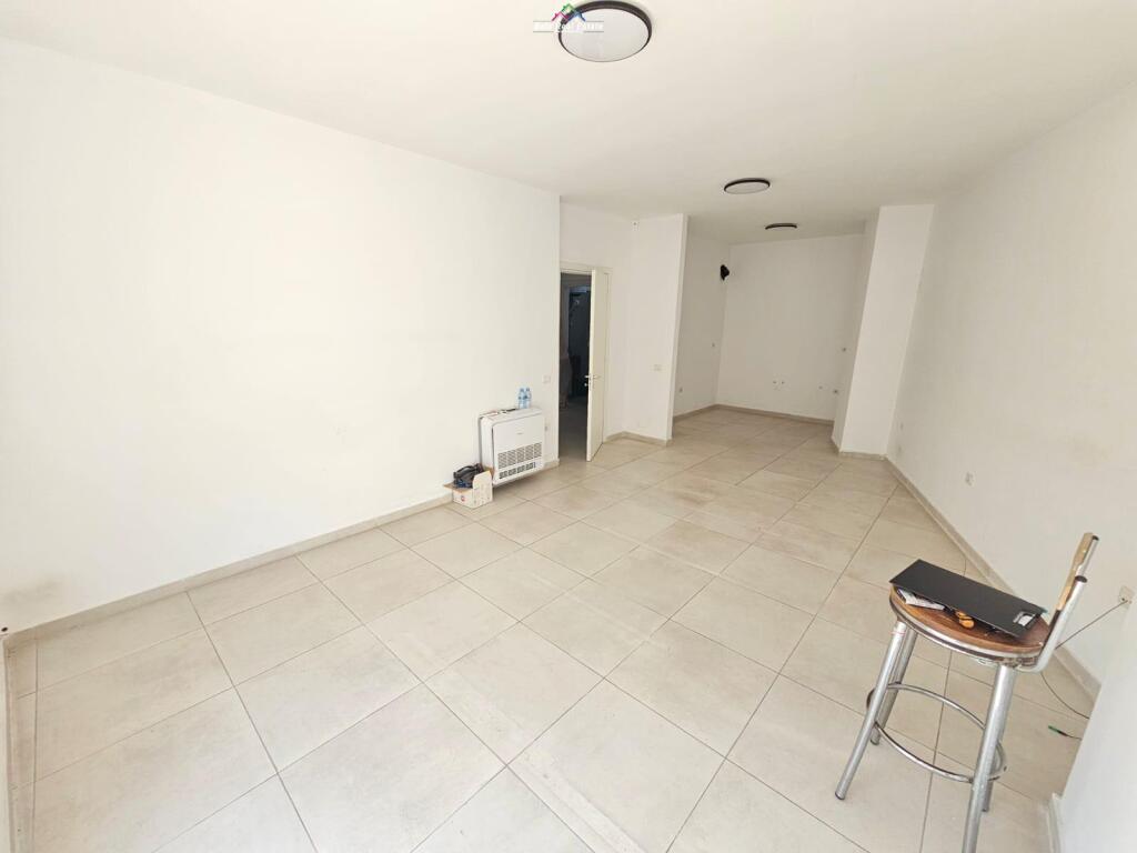 Office For Rent at Barricades Street (ID BZ2688) Tirana