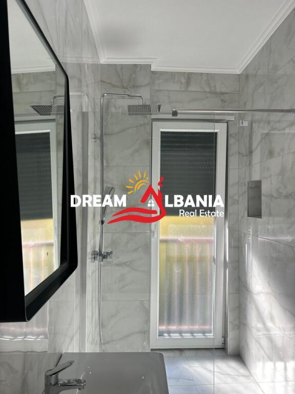 Super apartment 2+1+3 for rent with parking included at Pazari i Ri near Spar (ID 42215007)