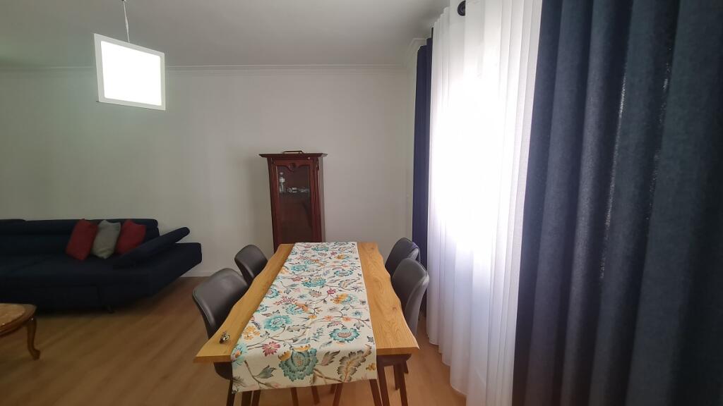 Jepet me QIRA për ZYRA apartament 3+1 tek Conad në BLLOK