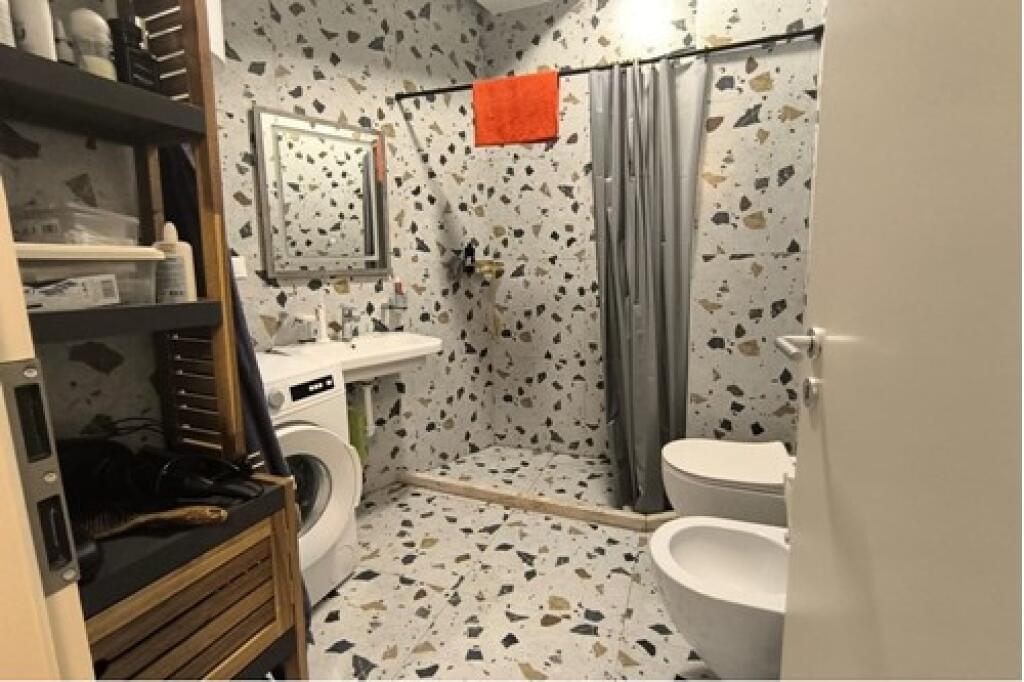 Shitet Apartament 2+1 tek Kompleksi Mangalem