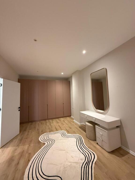 Very large apartment with sea view