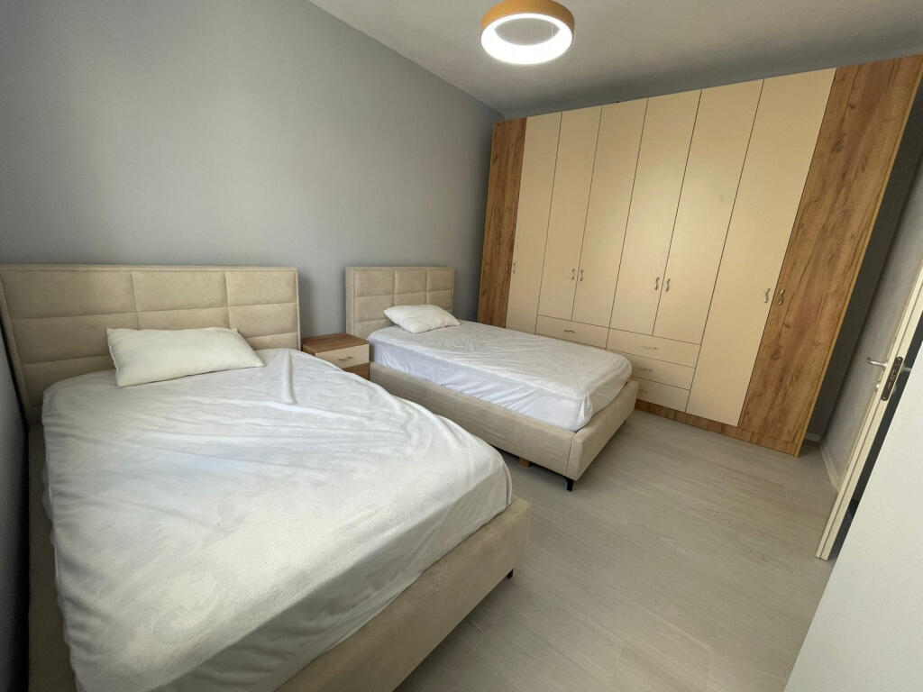 Appartamento in affitto 2+1+Posto auto Vicino al Campo di Aviazione ex (ID B2201465) Tirana​