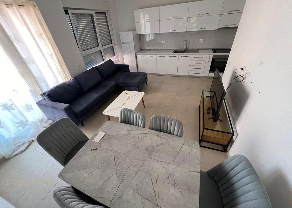 Apartament 2+1 me qera, tek Kompleksi Mangalem