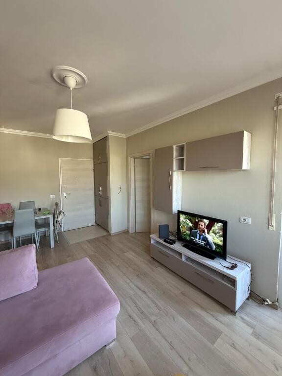APARTMENT FOR RENT 1+1 BEHIND HOTEL RADISON DRY LAKE