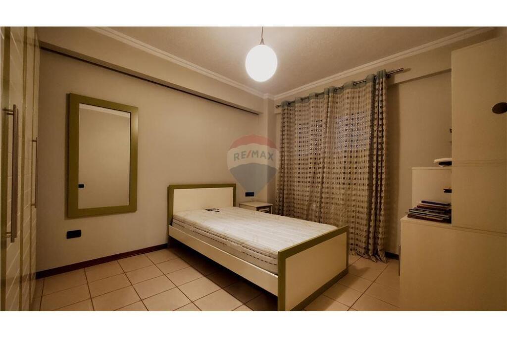 Apartament 3+1+2 me qera ne Bllok