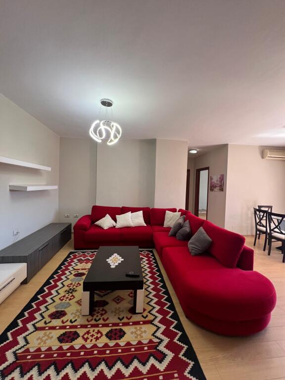 🏠 Affittasi appartamento 2+1+2+posto auto 📍 Palazzo con freccia 🏢 6° piano, con ascensore 💶 700 €/mese