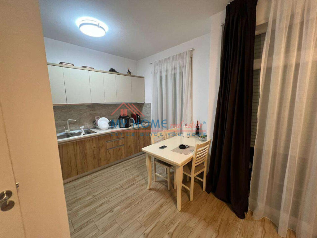 Apartament 1+1 me qira tek 5 Maj Tirane