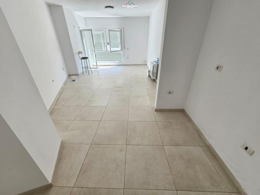 Office For Rent at Barricades Street (ID BZ2688) Tirana