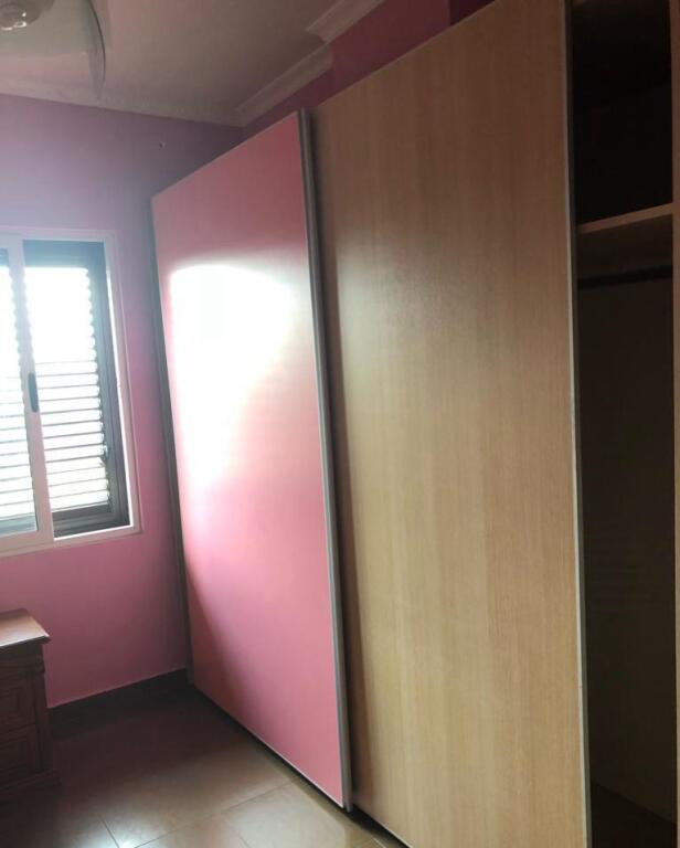 Jepet me qera Apartamenti 2+1, rruga e Dibres prane Viles Gold 650 mije leke