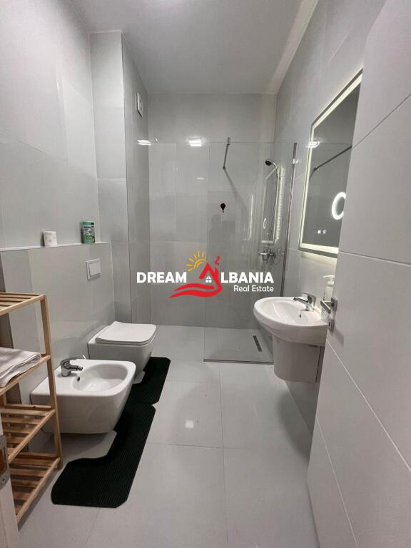 Jepet me qera apartament 2+1+2 ne rrugen Aleksander Moisiu, prane Klanit (ID 42215039)
