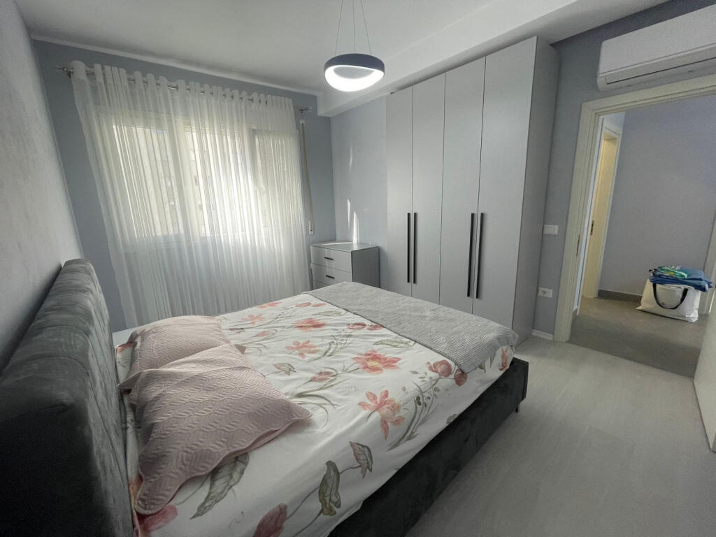 Appartamento in affitto 2+1+Posto auto Vicino al Campo di Aviazione ex (ID B2201465) Tirana​