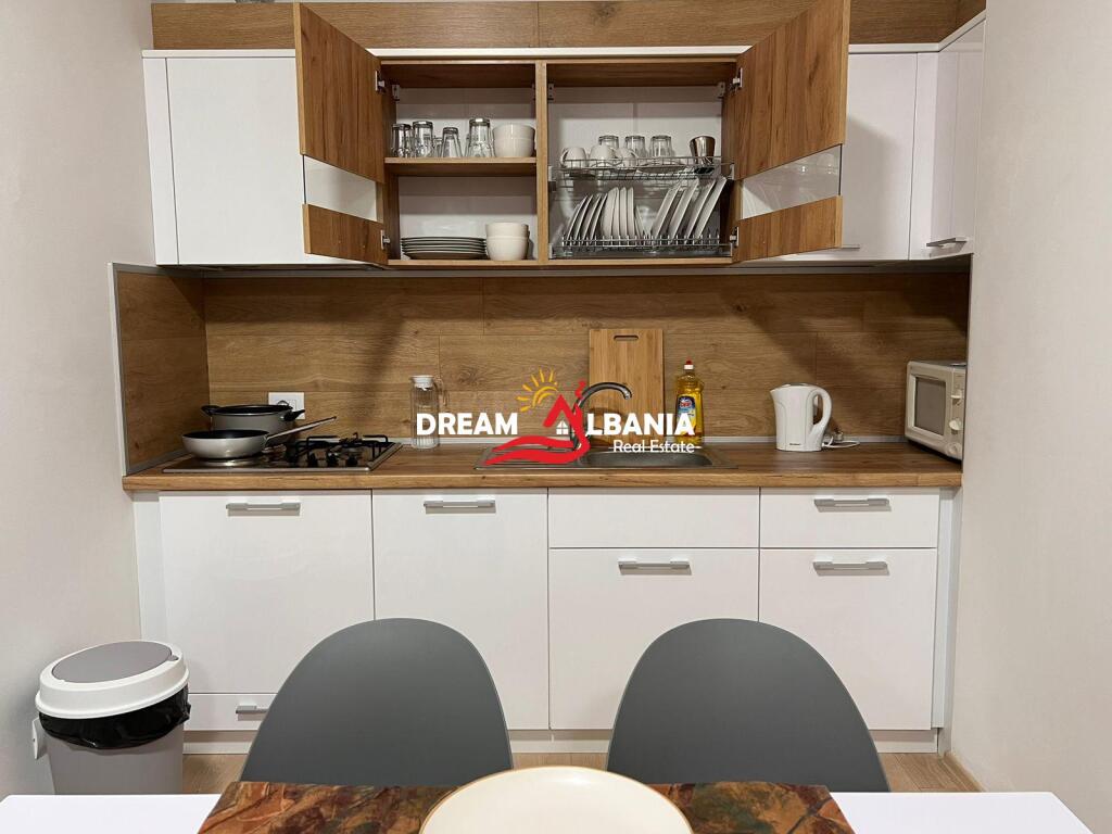 Jepet me qera apartament 2+1+2 ne rrugen Aleksander Moisiu, prane Klanit (ID 42215039)
