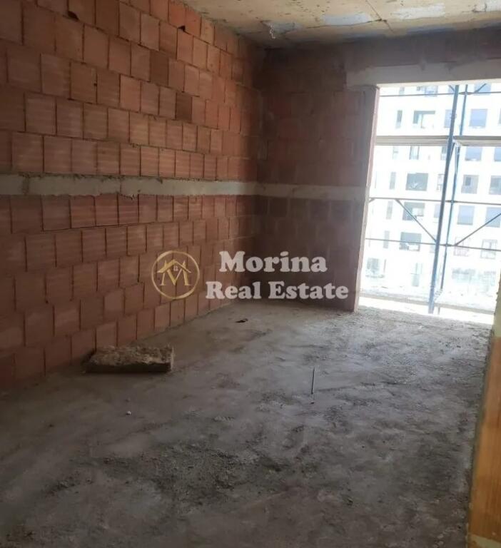 Shitet Apartament 2+ 1, te Fusha e Aviacionit, te Meis Residence, Cmimi 153510 Euro.