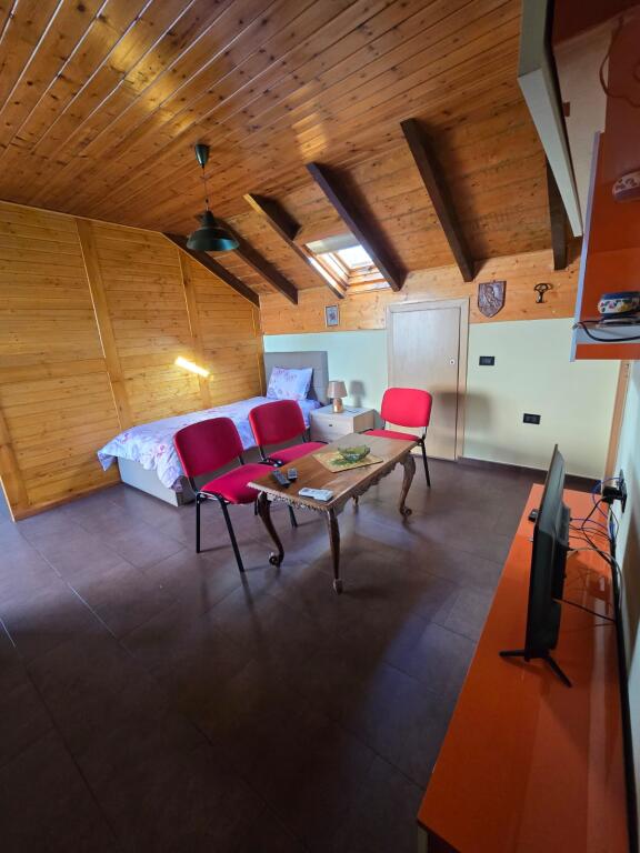 Apartament me qera 1+1 rruga Durresit
