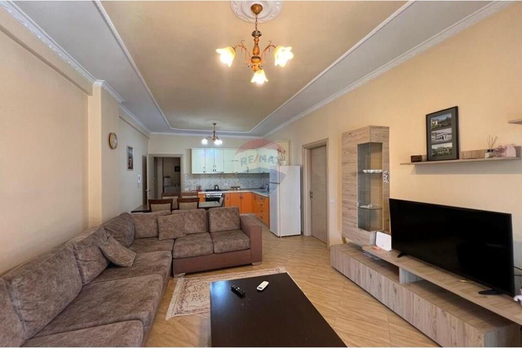 Apartament 2+1+2 Me Qira Tek Kopshti Zoologjik!