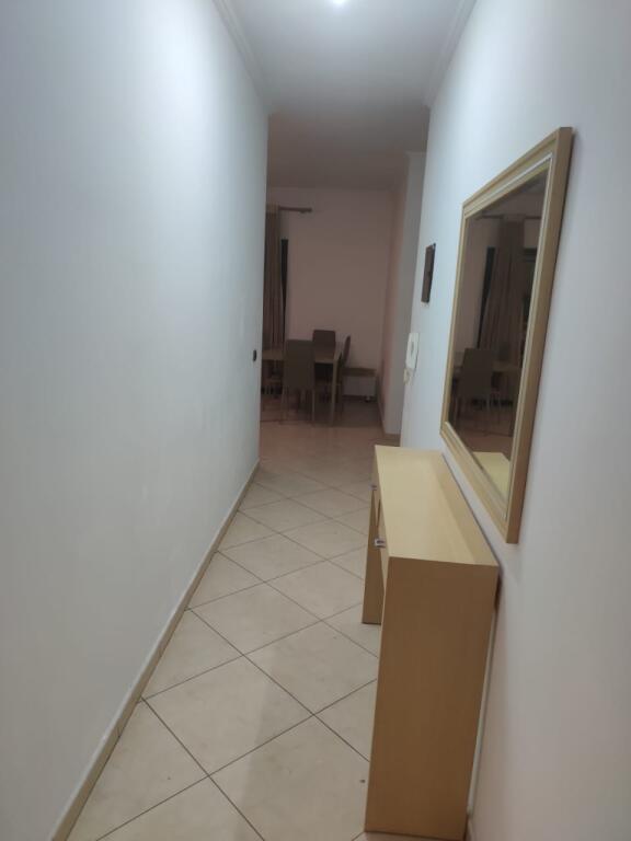 Apartament 2+1 me qira te Rruga Ferit Xhajko, prane ish Restorant Durresi