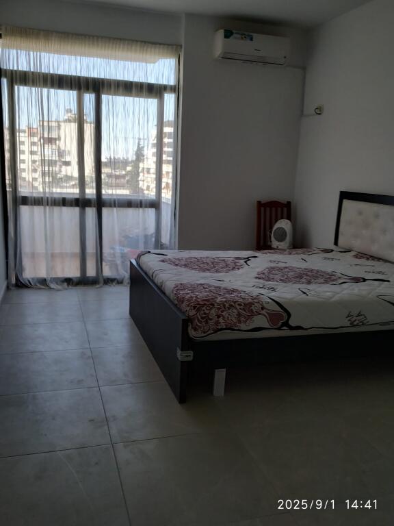 🏢Rruga e Kavajes pas Poliklinikes Nr.9 jepet me qera apartament 2+1,i mobiluar.700 EURO