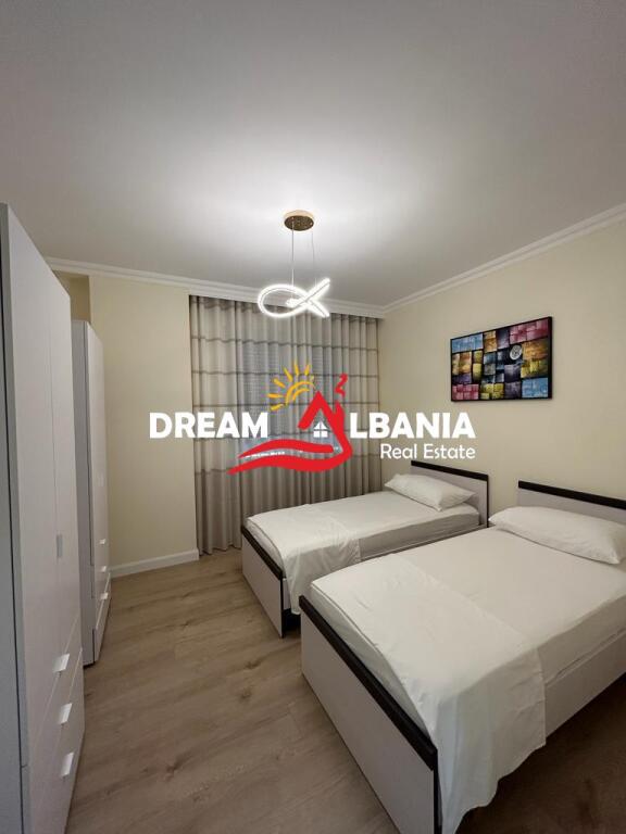 Super apartment 2+1+3 for rent with parking included at Pazari i Ri near Spar (ID 42215007)