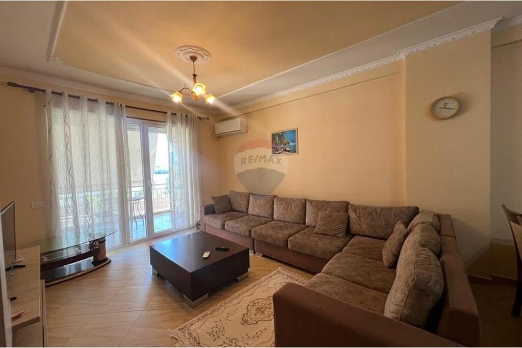 Apartament 2+1+2 Me Qira Tek Kopshti Zoologjik!