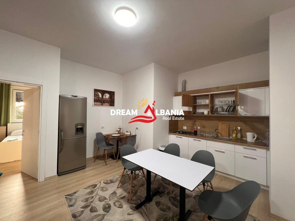 Jepet me qera apartament 2+1+2 ne rrugen Aleksander Moisiu, prane Klanit (ID 42215039)
