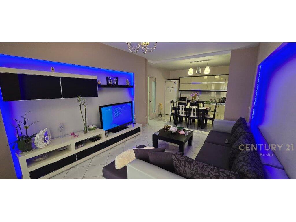 SHESIM APARTAMENT 2+1+2+ POST PARKIMI TEK KOMPLEKSI MAGNET!