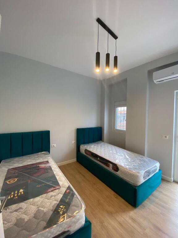 Apartament 2+1 me qira 21 dhejtori