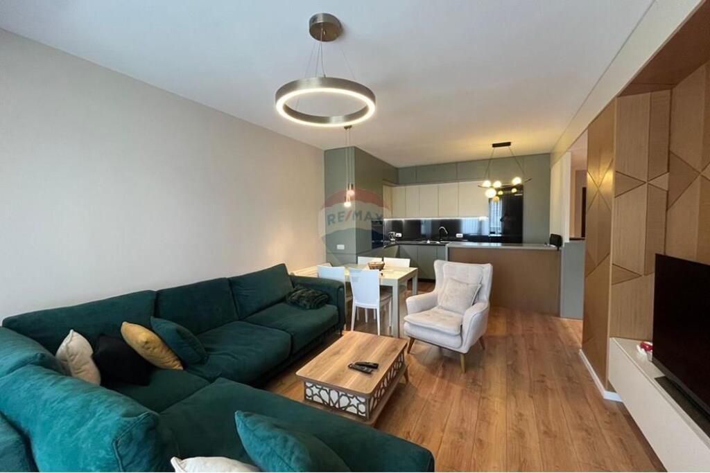 Apartment 2+1+2 &amp; parking space, Kontakt Complex