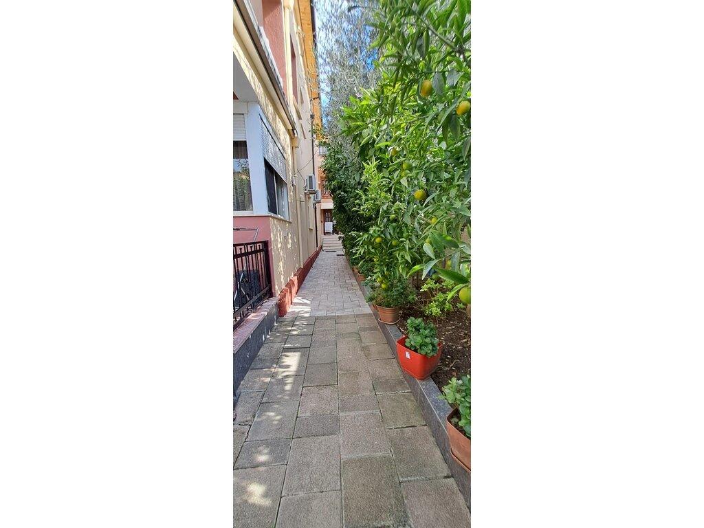 Rent, Apartment/Duplex 2+1+2 Elbasan Street, Tirana.