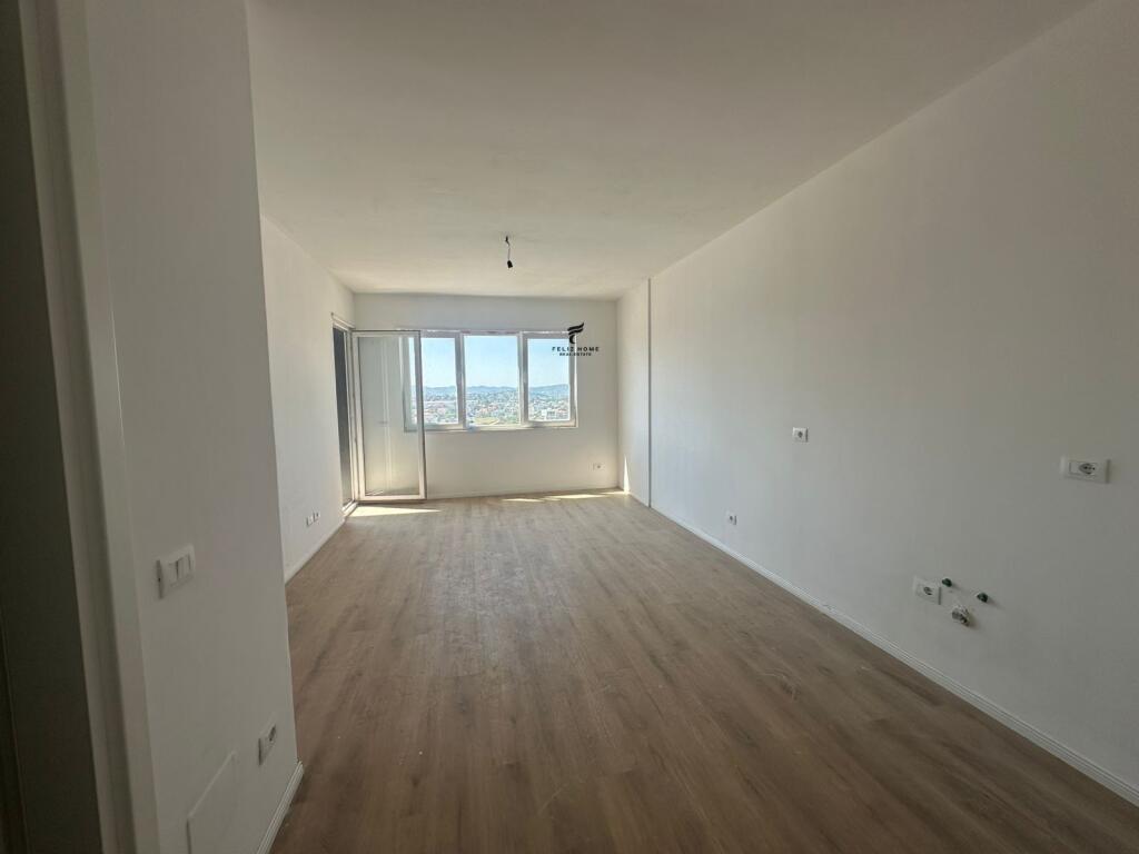 APARTAMENT ME QERA 1+1 UNIVERS CITY 350 EURO